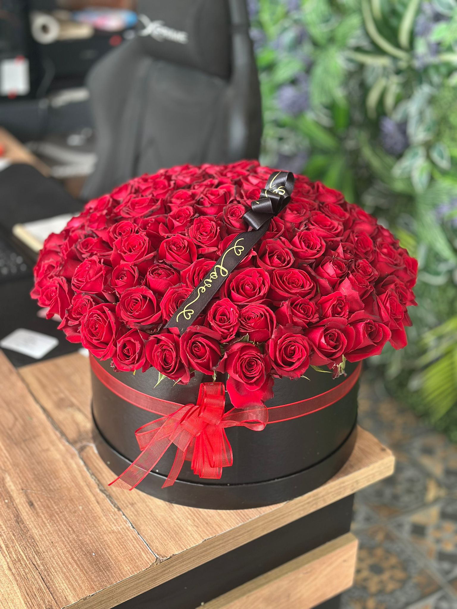 Siyah Kutu K�rm�z� G�ller